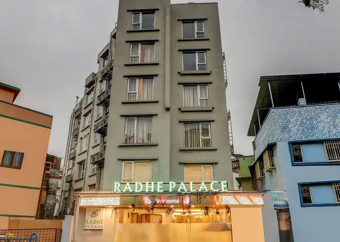 Treebo Radhe Palace, Lake Town