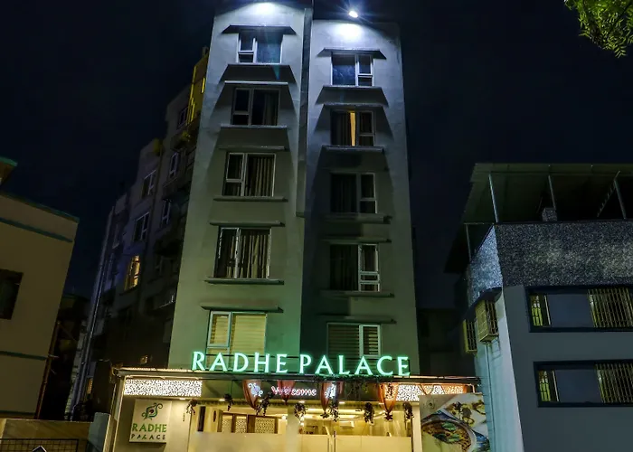 Treebo Radhe Palace, Lake Town